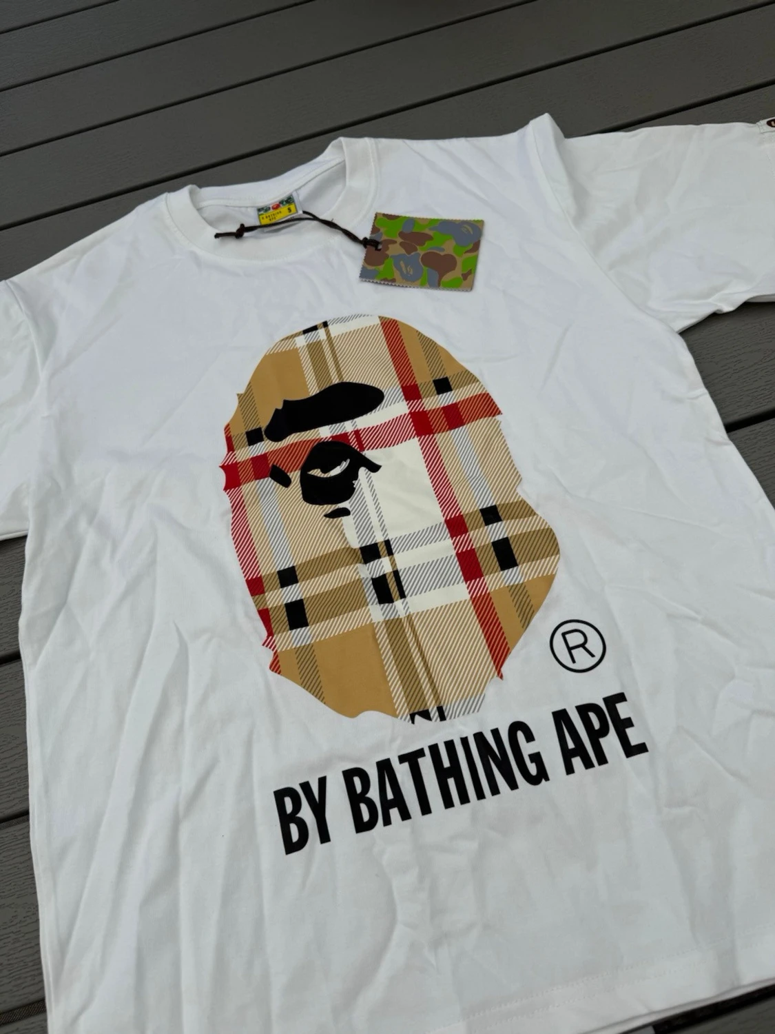 Vit BAPE t-shirt med rutig logga - 1