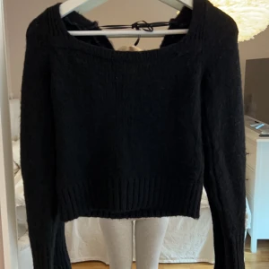 Stickad tröja - Super söt stickad tröja från Lindex använd en gång!
