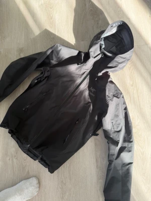 Arcteryx jacket black LT - M BUT FITS S