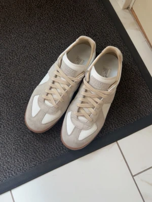 GATs vita - Selling a pair of shoes in size EU 43. Worn only about 3 times, so they’re in very good condition with minimal signs of use. No box included. Comfortable and well-maintained, perfect if you’re looking for a nearly new pair at a better price. GATS