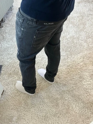 Replay anbass jeans  - Replay Jeans | skick 9/10 | Storlek 33/34 | Pris - 599kr | Modellen är ca 181cm lång | Hör av dig vid minsta fråga eller fundering!!