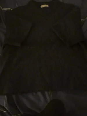 Mörkblå Knitted topp - Jätte fin mörkblå kortärmad stickad tröja 