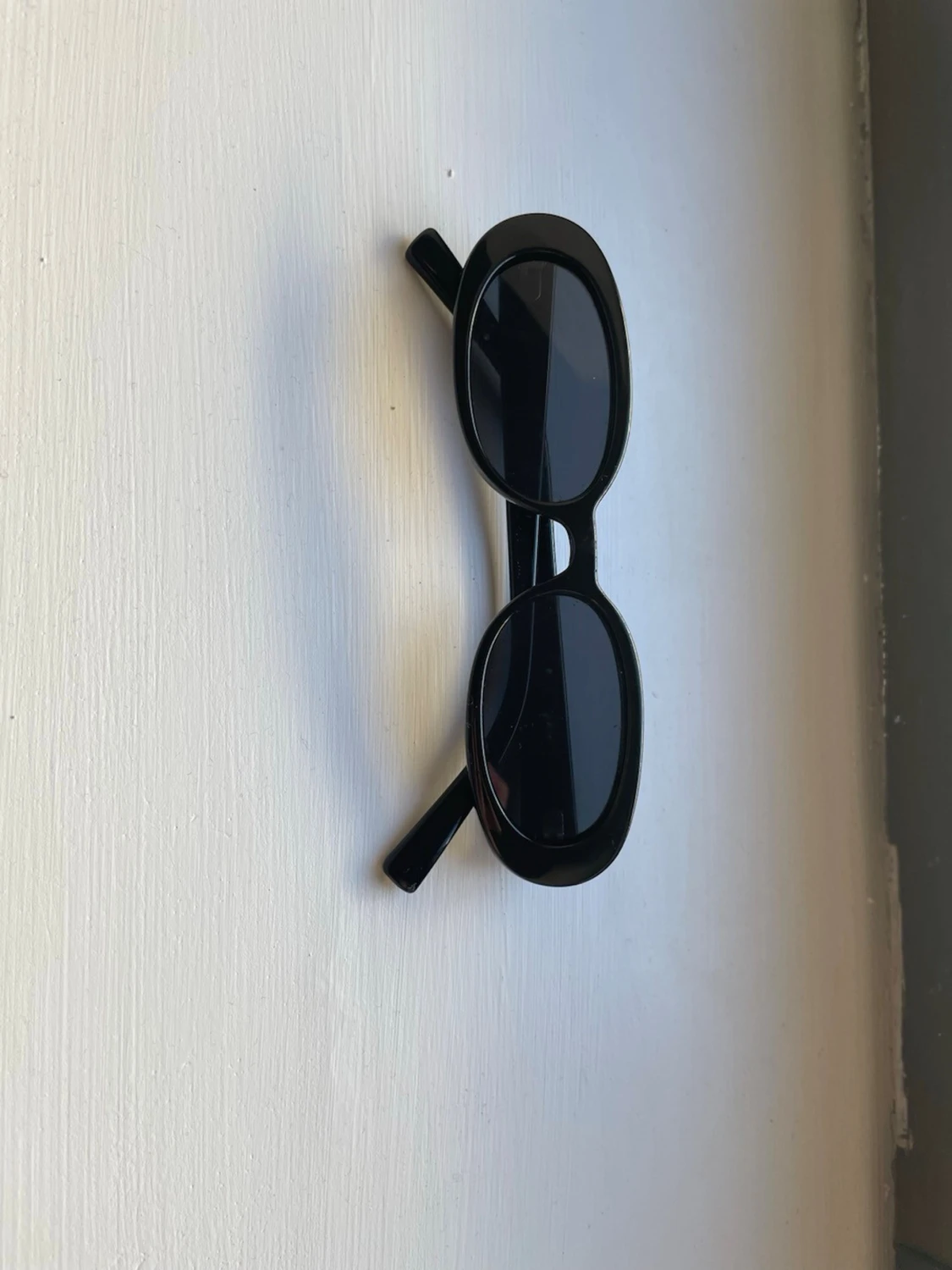 Svarta, ovala glasögon 