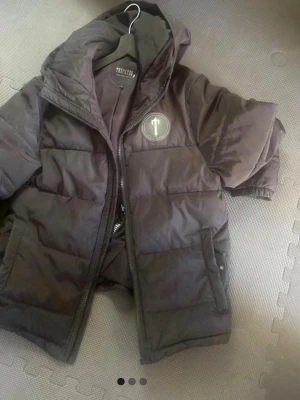 Trapstar jacka - Säljer då jag inte använder den är behov av pengarna va en jätte varm jacka då jag använde den 