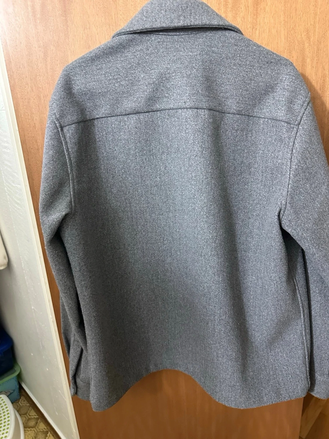 Grå overshirt från H&M med fickor - 2