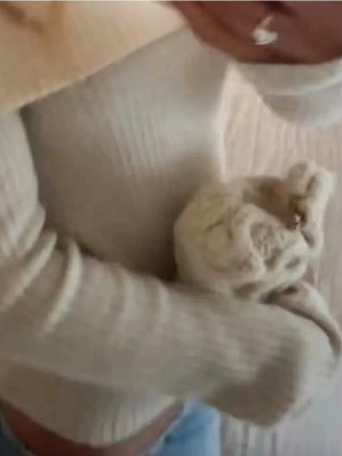 Beige stickad cluch väska - 1