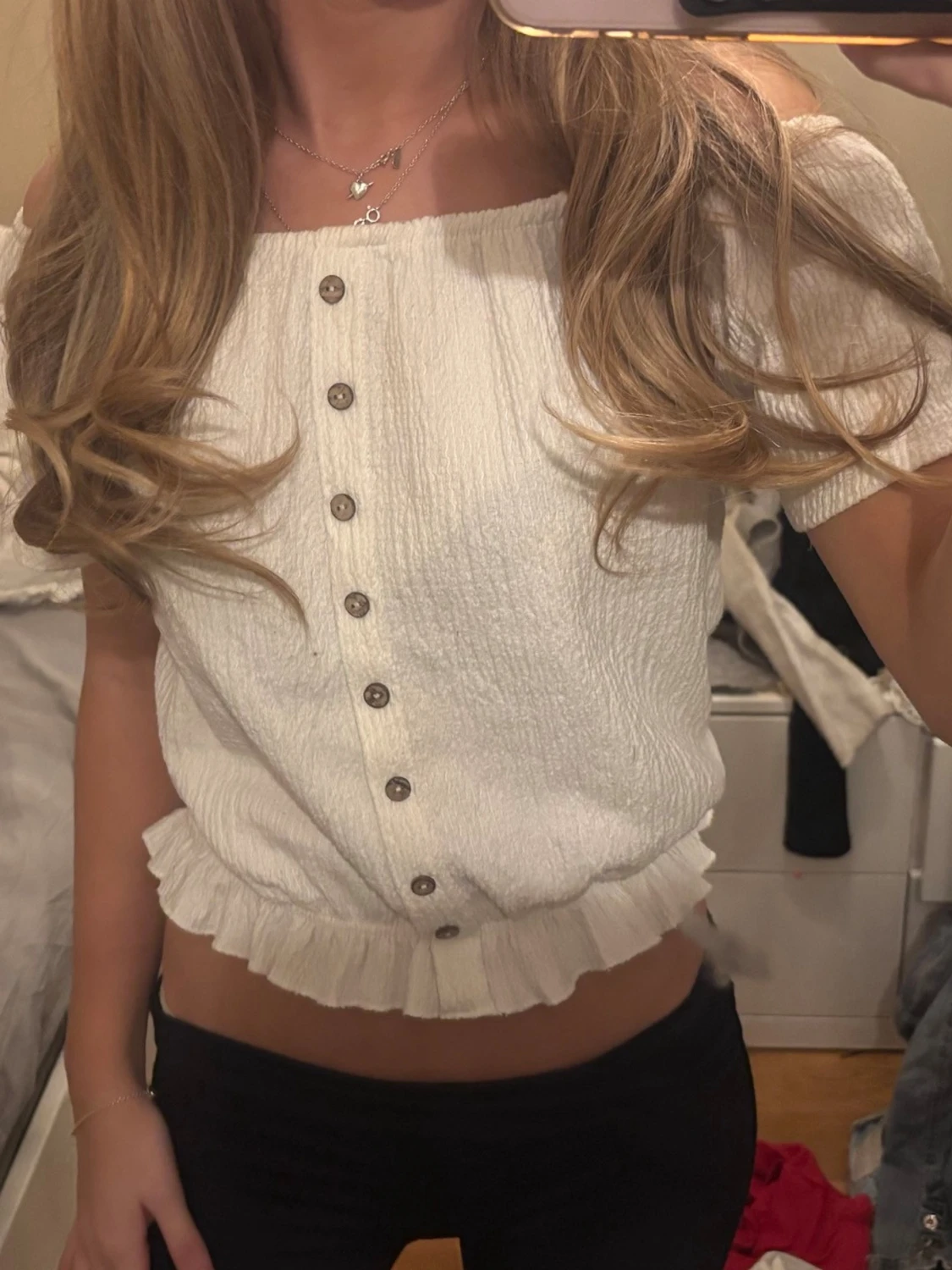 Vit offshoulder topp med knappar