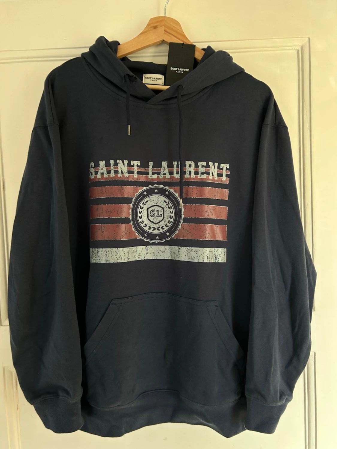 Mörkblå hoodie 