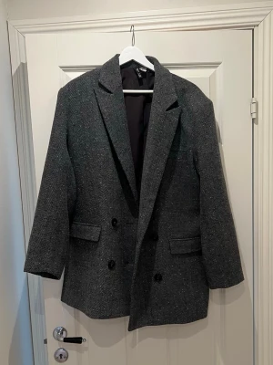 Rock - En stilren rock som är perfekt till våren.