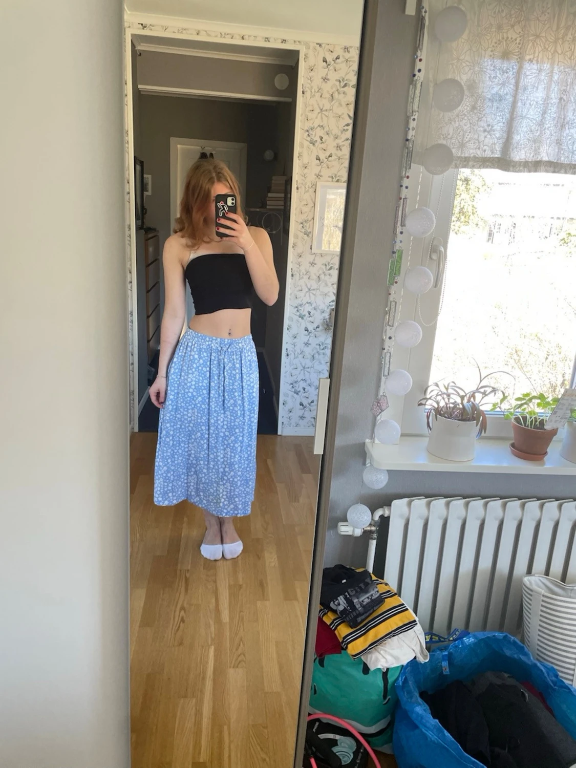 Blå blommig långkjol med resårmidja