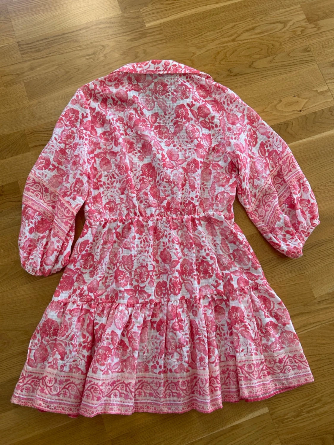  Ny Rosa blommig kortklänning med volang från Zara  - 3