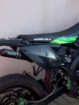 Yasuni racing trimrör  - Såljer mitt Yasuni racing trimrör, säljer för 1199kr | Nytt kostar 2500kr. Varit bra förvarad och använd varsamt. Inga repor endast en liten på ljuddämparen. Funkar fint.