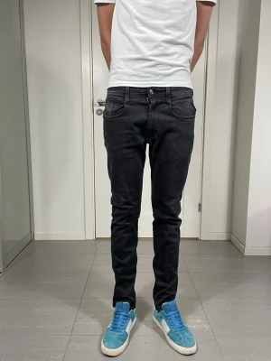 Replay Anbass Jeans  - Säljer nu dessa Replay Anbass Jeans, W31 o L30, skriv för fler bilder/frågor🙌🏼