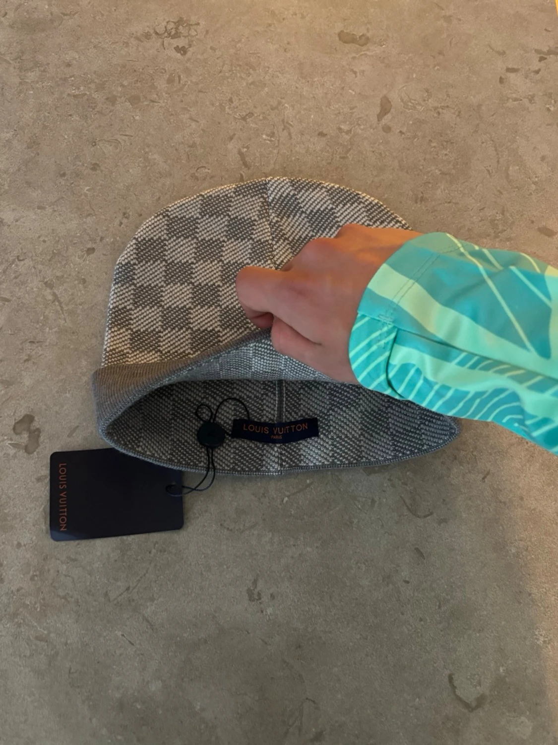 Grå snygg mössa - 1