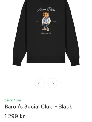 Svart sweatshirt Baron Filou björn - Som helt ny, svart sweatshirt från Baron Filou. Tröjan har rund hals, ribbade muddar och är perfekt  till en snygg outfit. Stilren. Storlek L