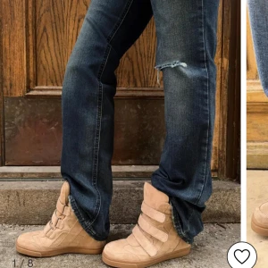 Wedge velcro sneakers   - Wedge velcro sneakers i beige köpta från Nelly. Ej använda, inte öppnade ur paket. 