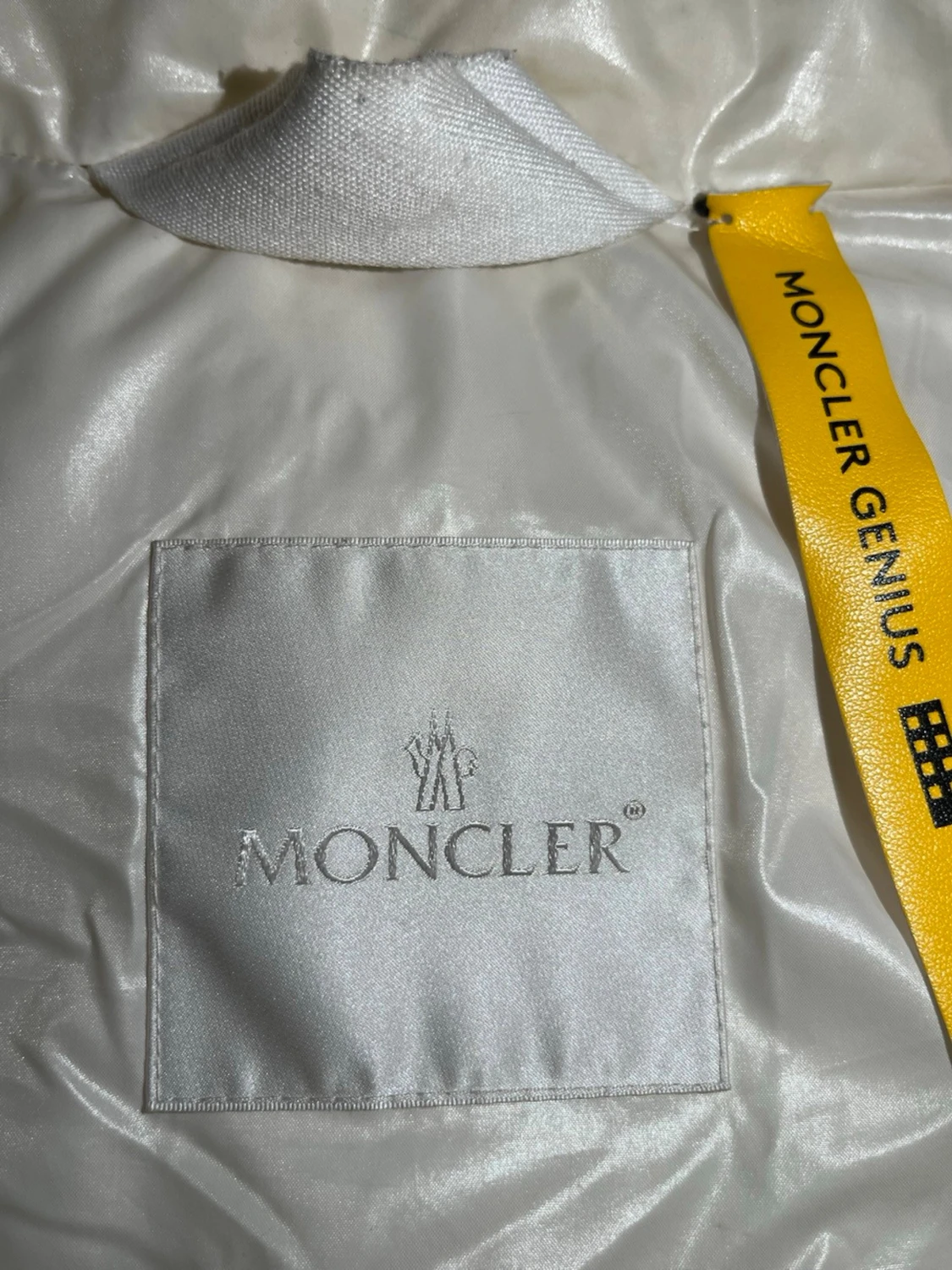 Gul dunväst från Moncler - 3