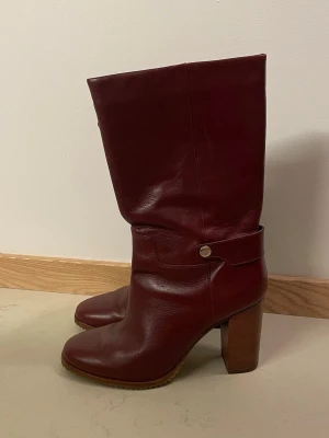 & Other stories boots  - Boots från & other stories. Äkta läder. Storlek 40