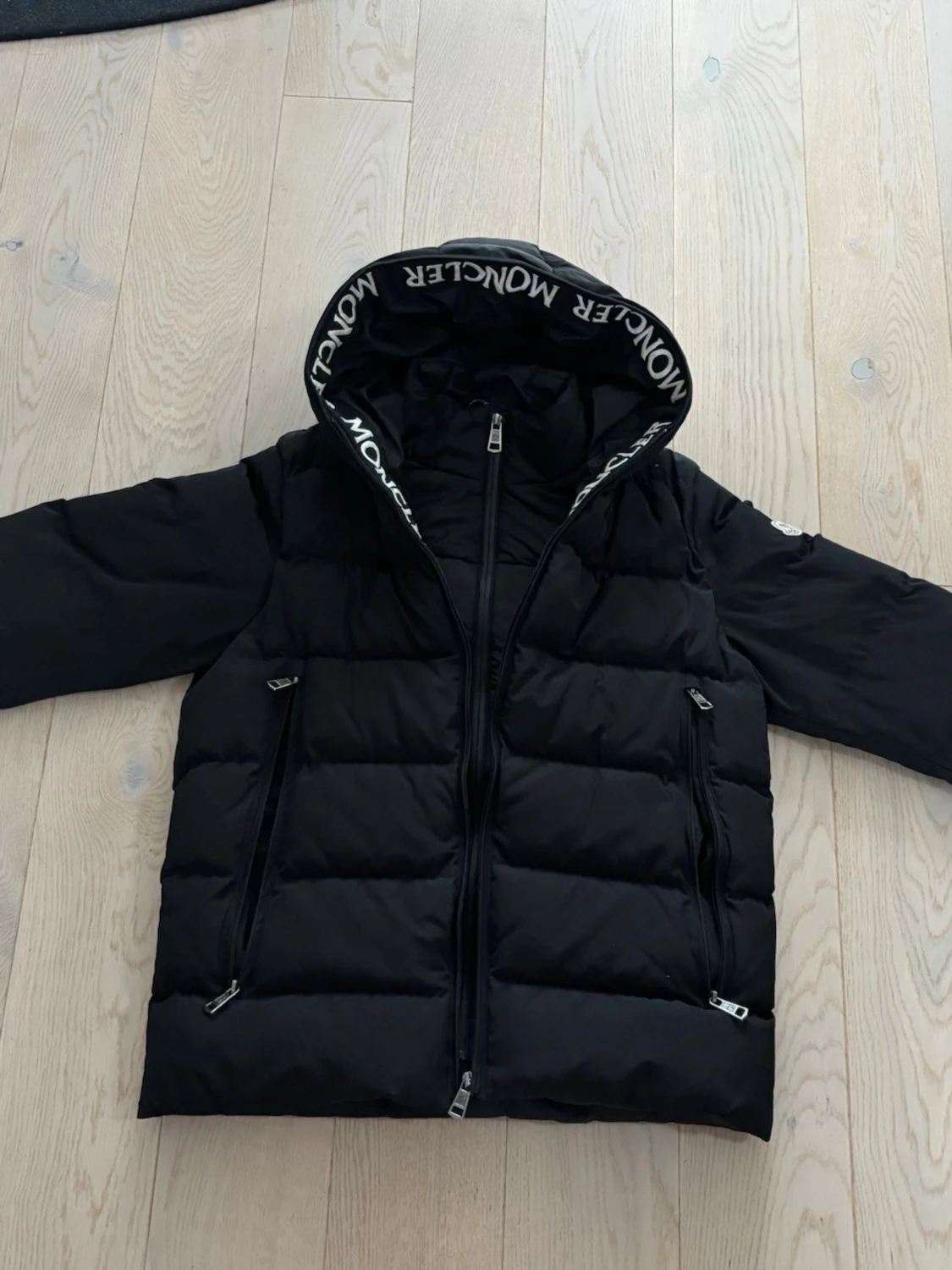 Moncler jacka
