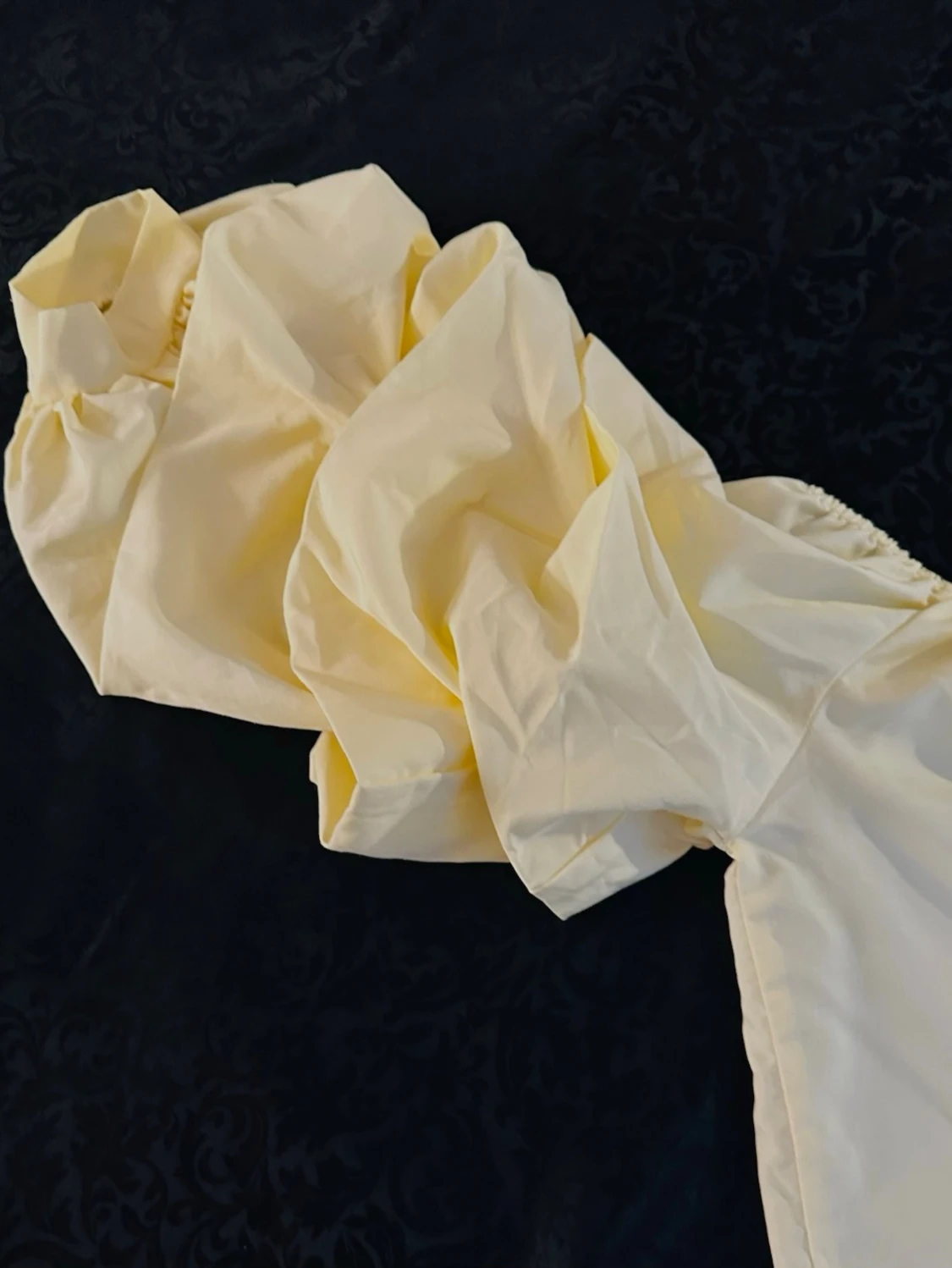 Gul offshoulder blus med puffärm - 1