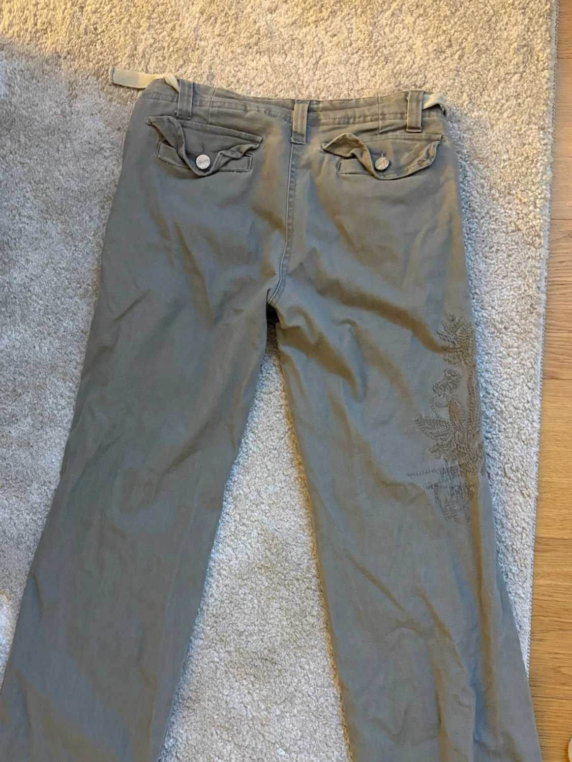 Low waist broderade jeans från Gallop - 1