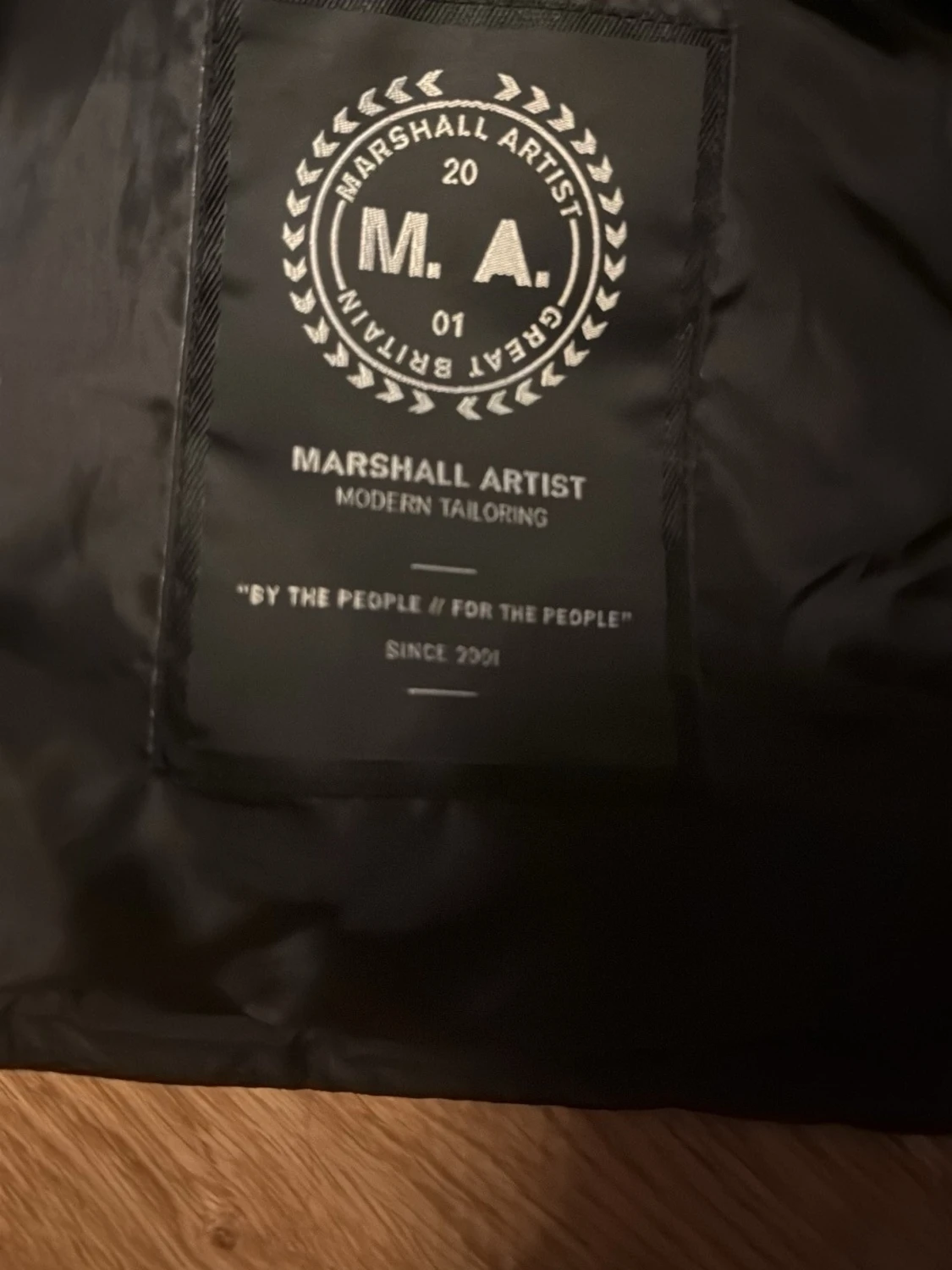 Svart jacka från Marshall Artist - 1