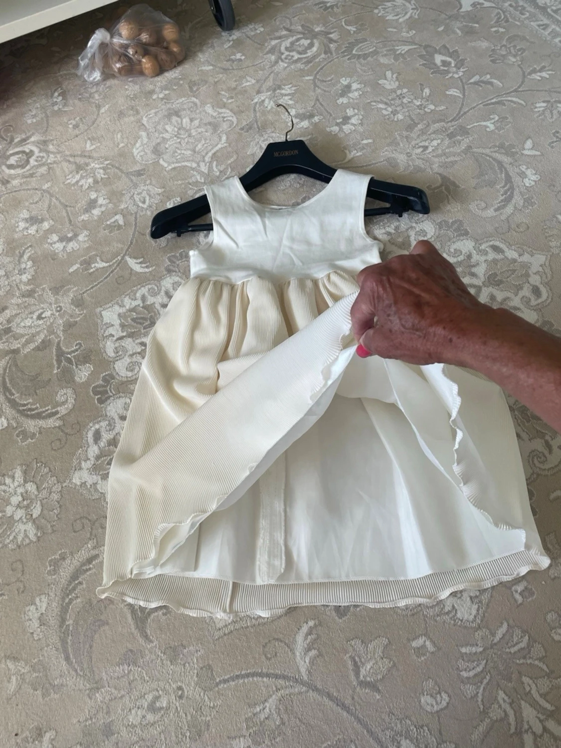 Vit och beige ärmlös klänning - 4