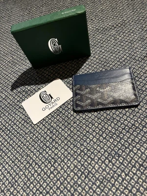 G cardholder navy Blue  - Never used brand new Navy Blue