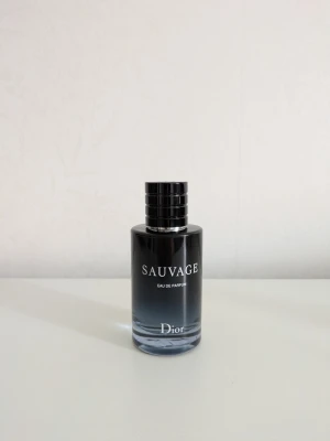 Dior Sauvage Eau de Parfum 100 ml - Dior Sauvage Eau de Parfum orginal pris 1689kr ungefär 90ml kvar 