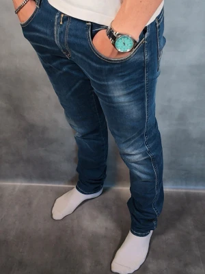 Replay Anbass - - Replay Anbass — Storlek 30/34 — 9/10 - Bra skick utan skavanker — Inkluderat - Jeans — Retail 2000kr — Modellen är 180cm, 65kg