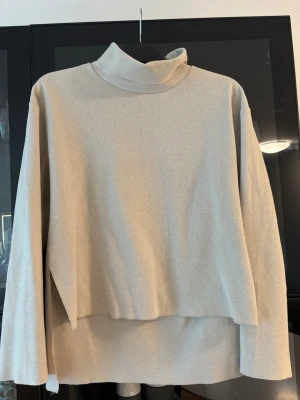 Stickad tröja från Zara - Finstickad tröja från Zara i storlek S