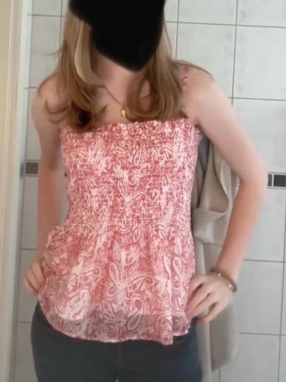 Fin mönstrad topp