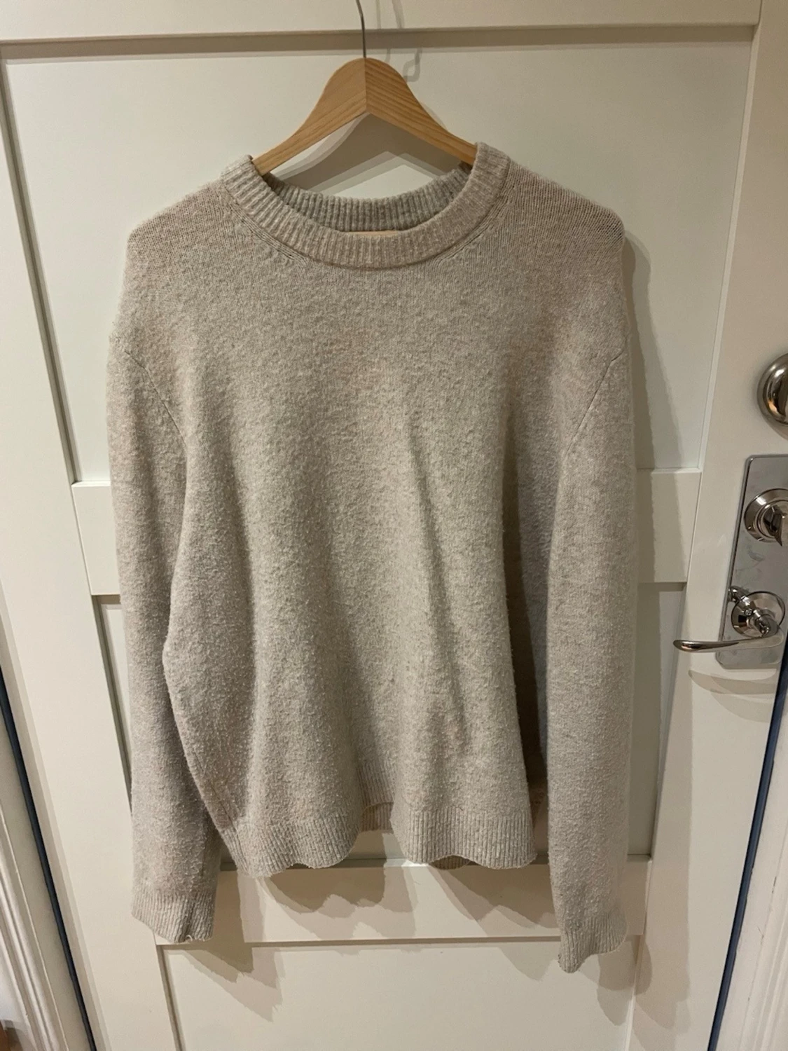 Beige stickad tröja i ullmix
