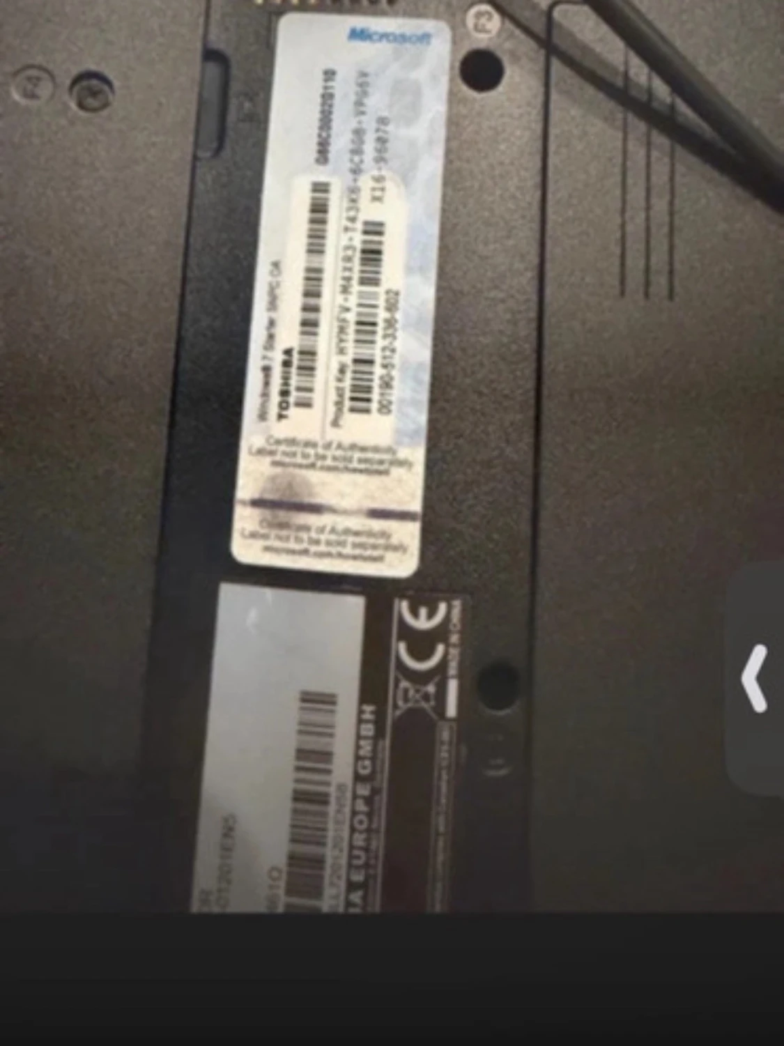 Toshiba svart bärbar dator - 1