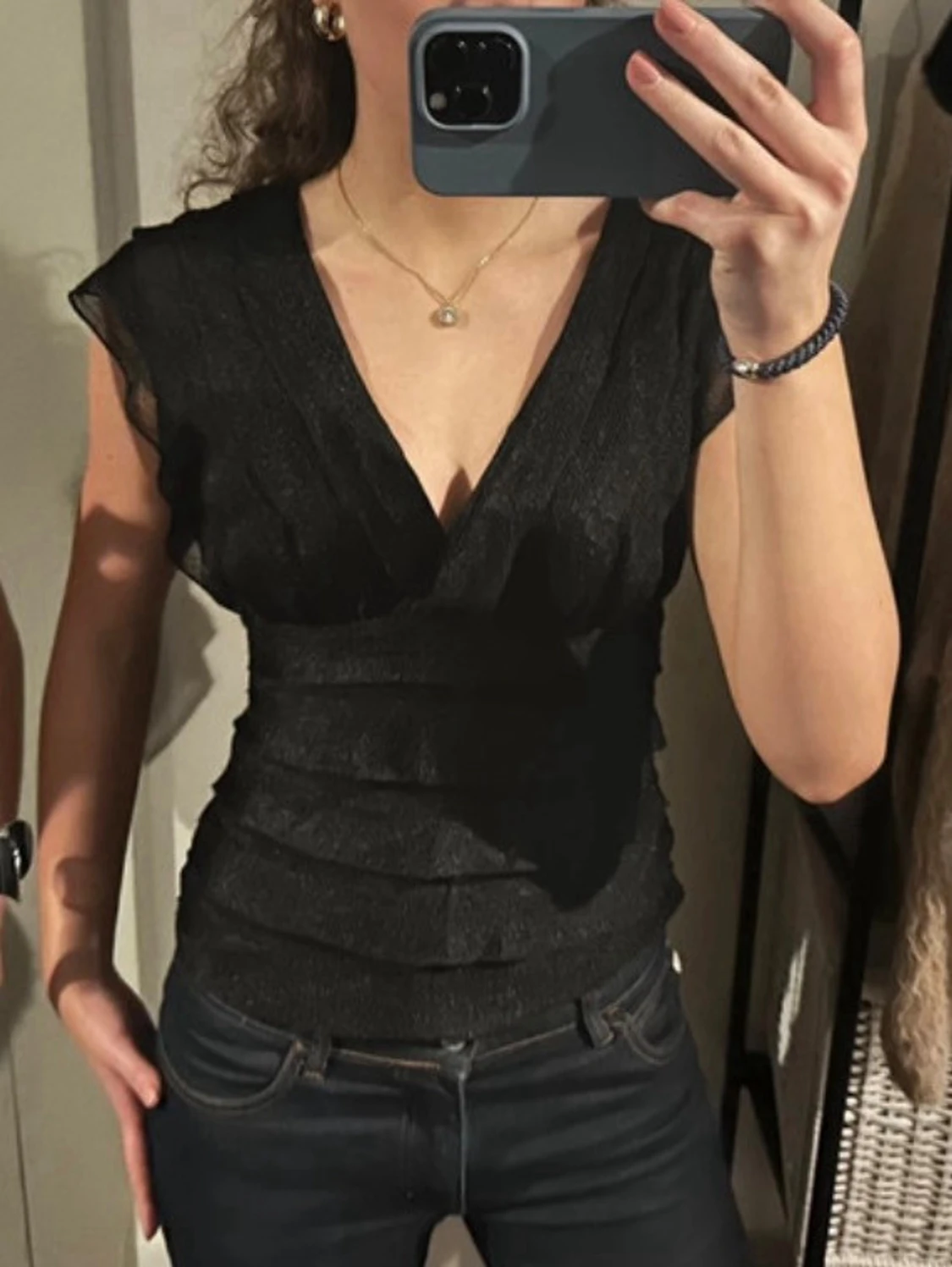 Svart mesh omlottopp med v-ringning - 2