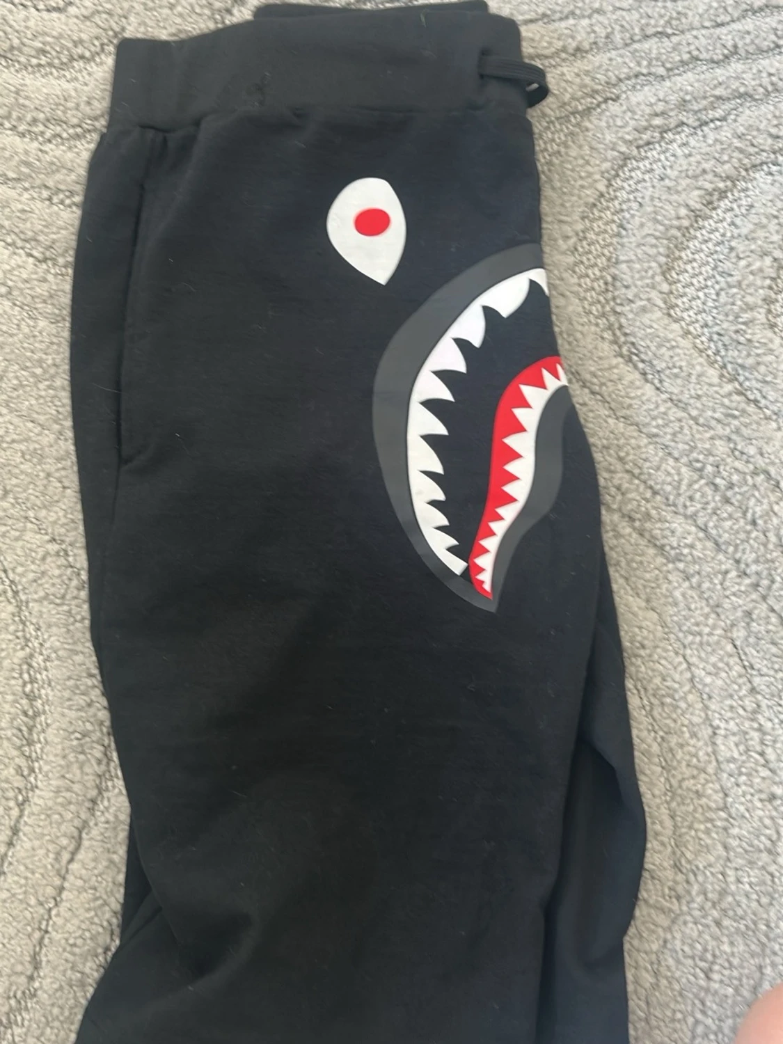 Svarta shark shorts med tryck - 2