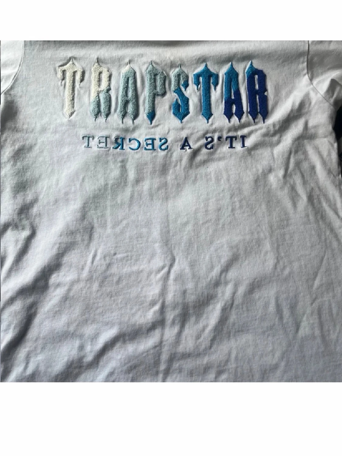Vit hoodie från Trapstar med brodyr - 1