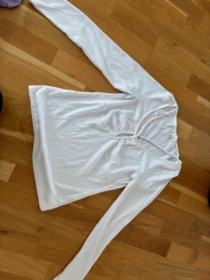 Tröja - Vit tröja från hm 