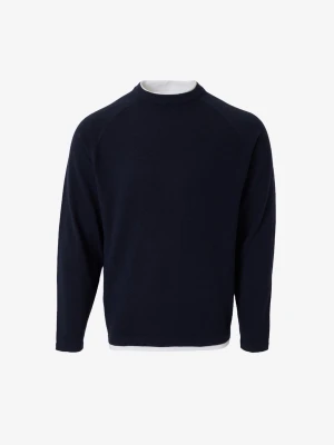 Mörkblå rundhalsad tröja - En stilren mörkblå tröja med rund hals och långa ärmar. Tröjan har en enkel design utan mönster och är perfekt för dig som gillar klassiska plagg. Passar bra till jeans och har en avslappnad passform. Storlek M. Helt ny!