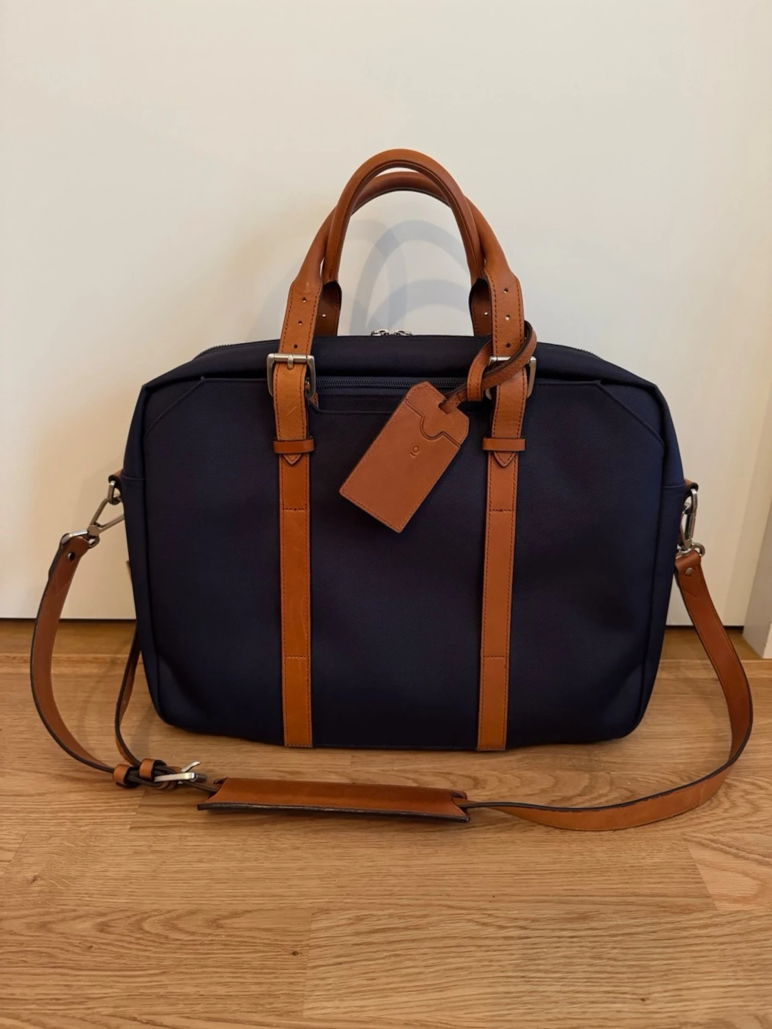 Portfölj från Stuart & Lau med läderdetaljer - 1