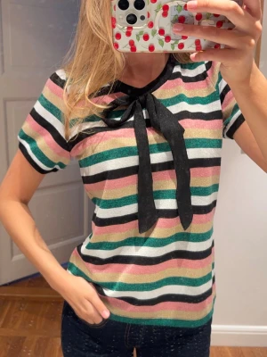 Blus - Säljer denna så fina blus☀️💖🤩