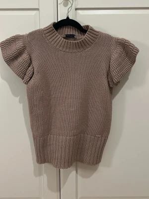 Beige stickad topp  - Stickad top 💕