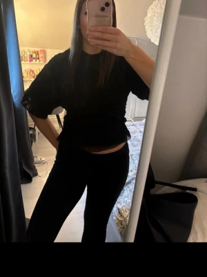 Svart blus  - Fin blus som aldrig blivit använd! 