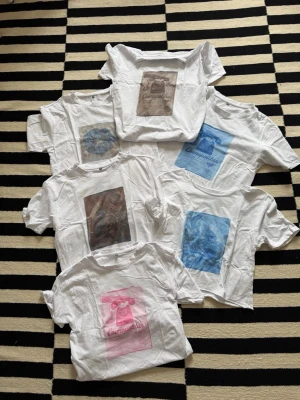 Sun print T-shirts - Sex T-shirts med Sun Print.