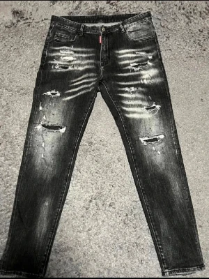 Dsquared2 jeans - Knappt använda så mycket bra skick! Storlek: w34 L32