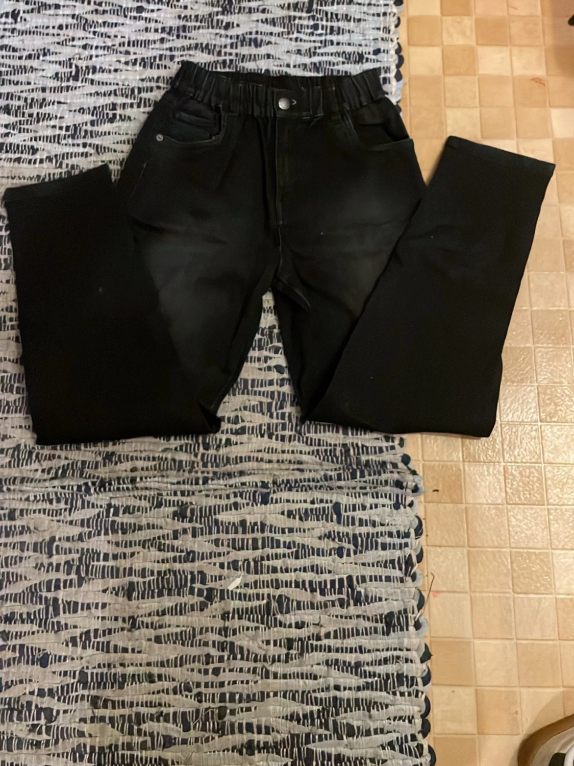 Svarta baggy & lite raka jeans med resårmidja