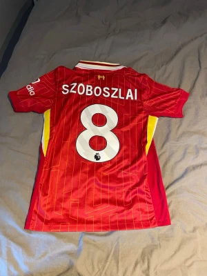 Liverpool tröja - Liverpool matchtröja (äkta). Från säsongen 2024/25 och är i storlek S.