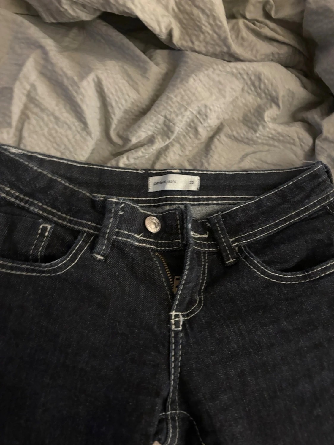 Mörkblåa bootcut jeans  - 1