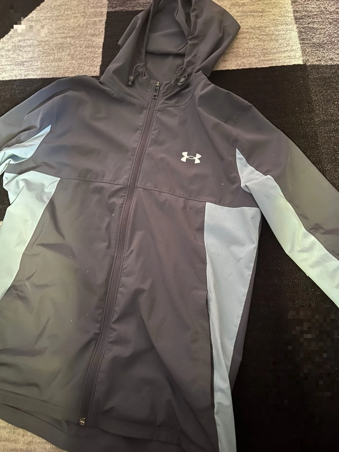 Mörk och ljusblå vindjacka från Under Armour - 1