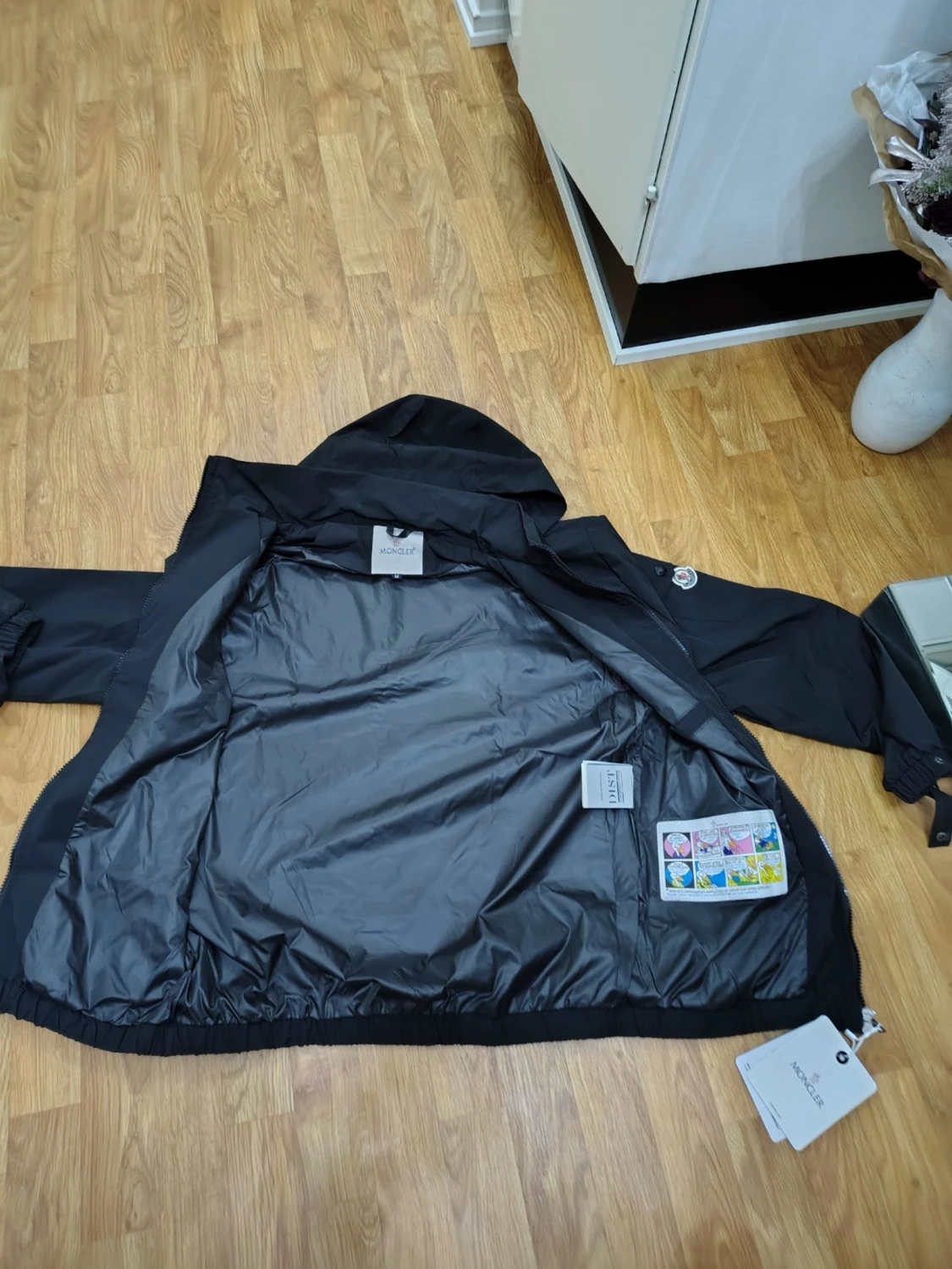 Svart vindjacka från Moncler - 2